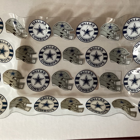 Set of 2 scolloped light plastic Dallas Cowboy trays 10” by 7” by 1 1/2” deep - Picture 2 of 2